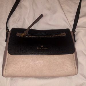 Kate Spade sidebag.